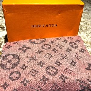 Louis Vuitton scarf